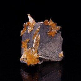 Aragonite on Dolomite Eugui M04653